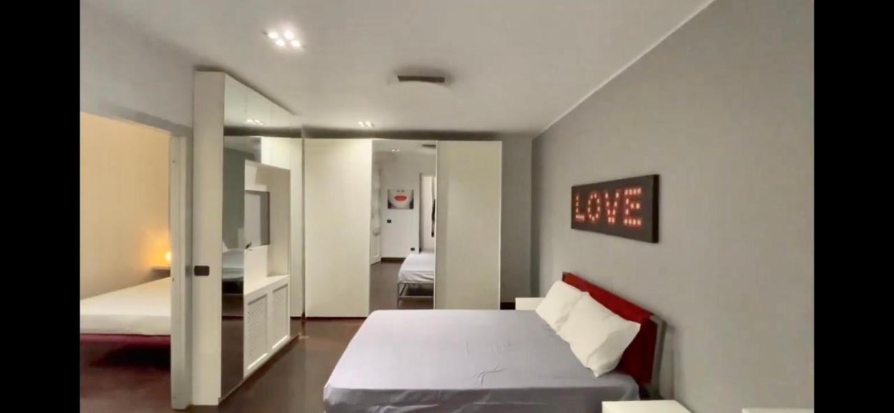 Luxury Home 100 Mq A Stone'S Throw From The Duomo Milão Exterior foto