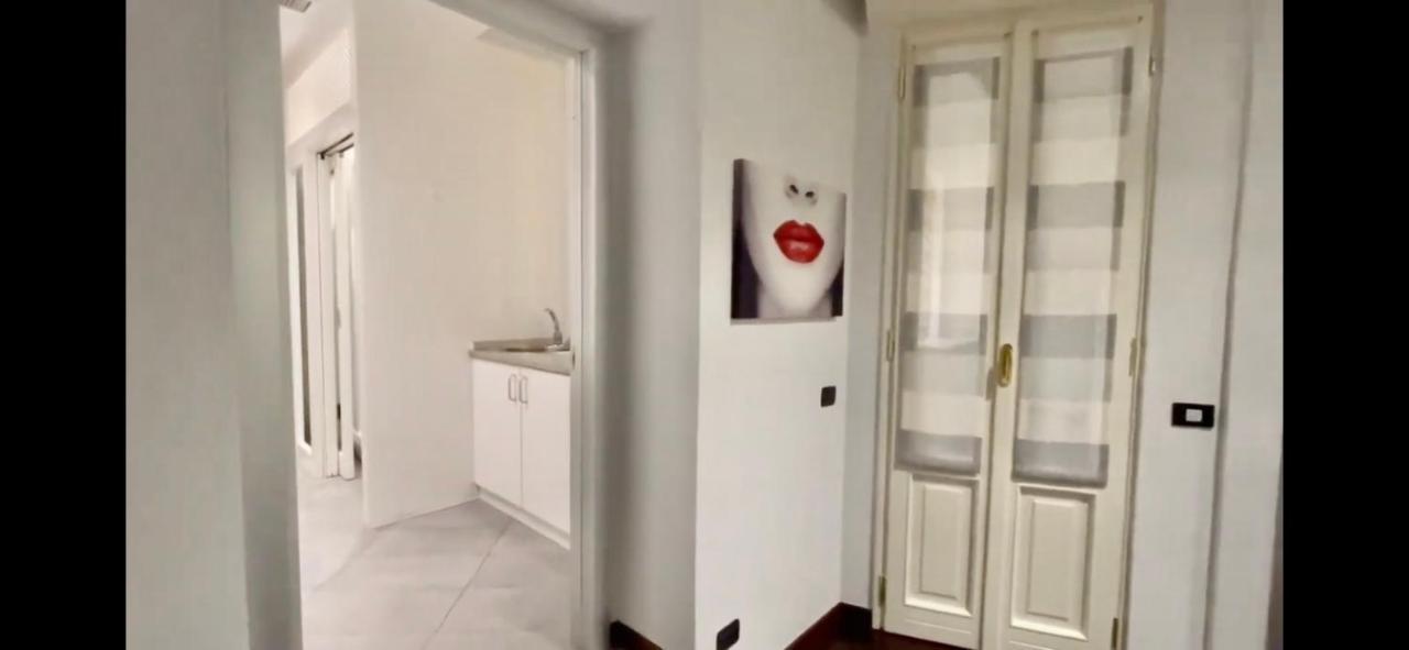 Luxury Home 100 Mq A Stone'S Throw From The Duomo Milão Exterior foto