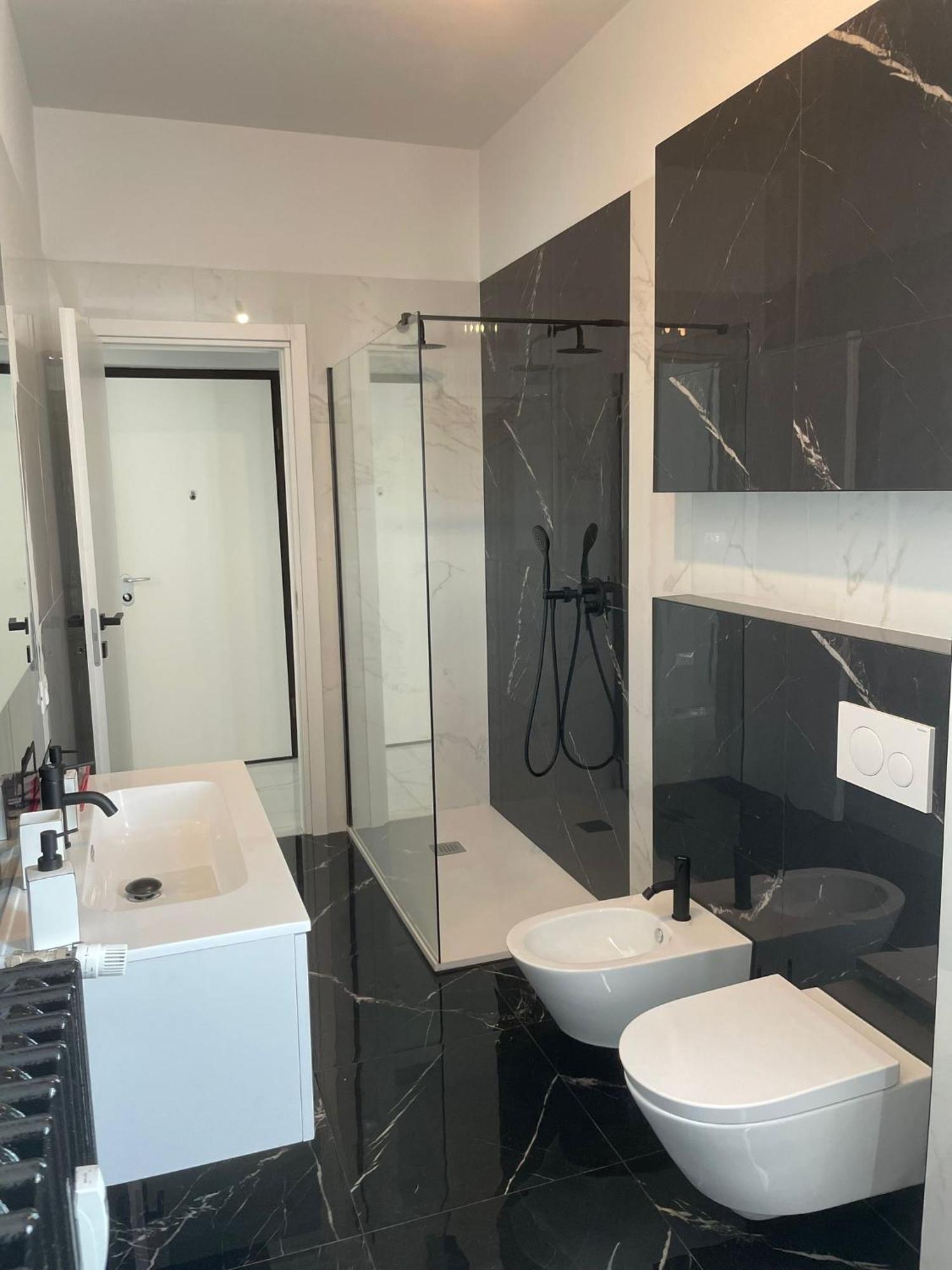Luxury Home 100 Mq A Stone'S Throw From The Duomo Milão Exterior foto